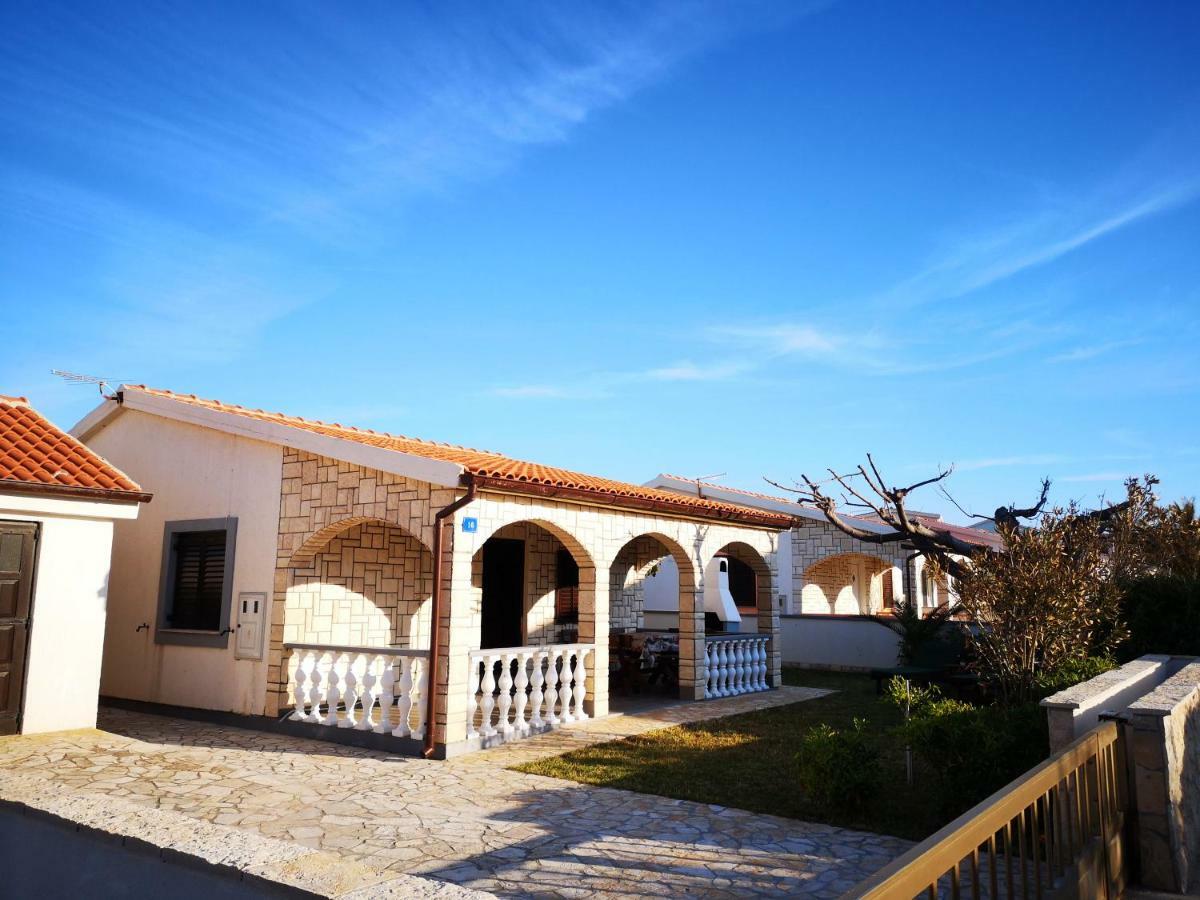 Vila Holiday House Tara Vir Exteriér fotografie