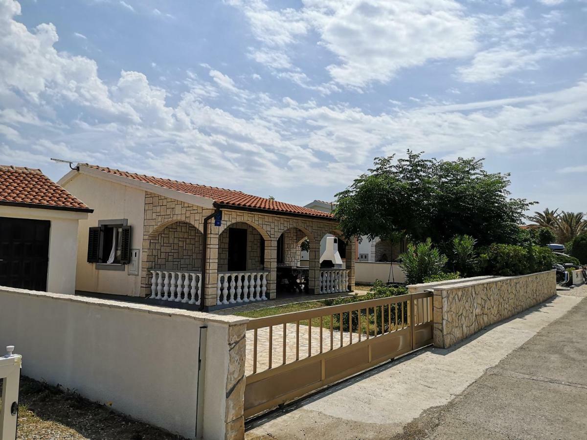 Vila Holiday House Tara Vir Exteriér fotografie